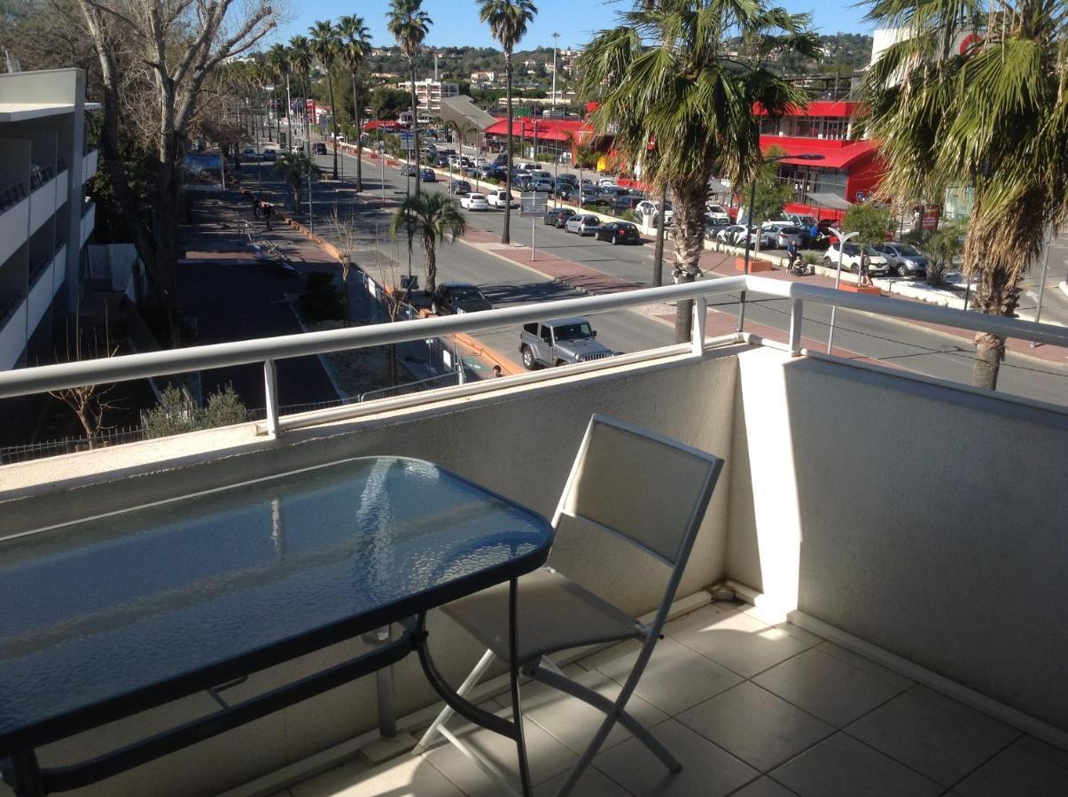 F2 Immeuble Les Pieds Dans L'Eau Apartment Villeneuve-Loubet Exterior photo