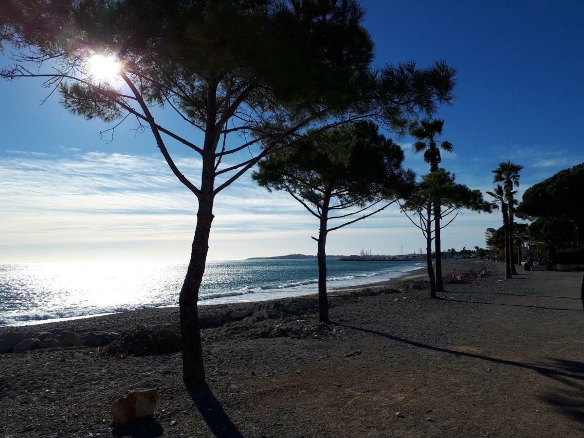 F2 Immeuble Les Pieds Dans L'Eau Apartment Villeneuve-Loubet Exterior photo